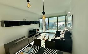 Highrise Apartment With Stunning Views From Private Balcony 85